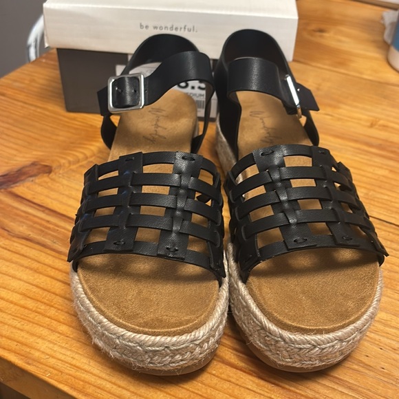 Wonderly ruby platform - Picture 2 of 5